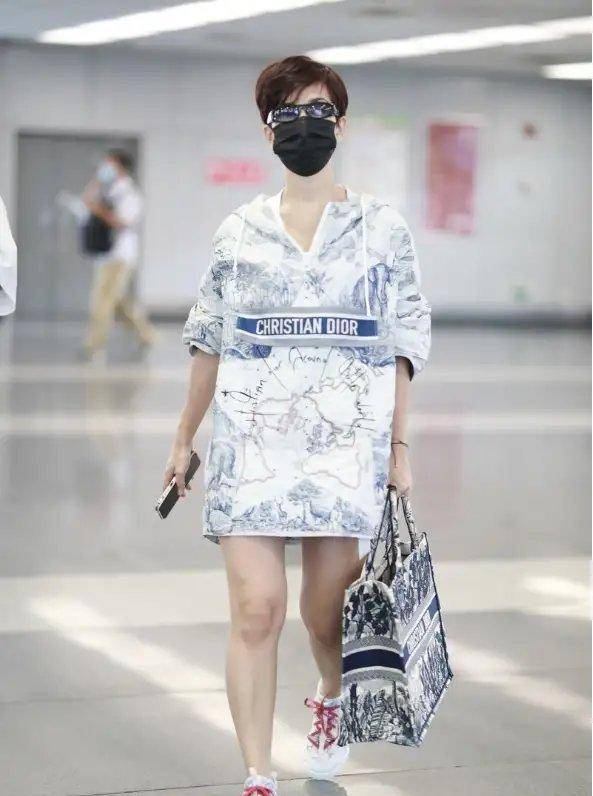 AMI卫衣最新款,自信与成就感的时尚力量展现