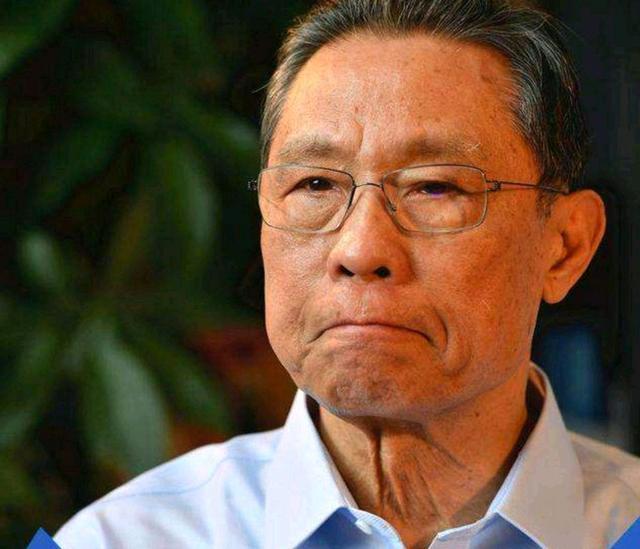 钟南山谈今年疫情最新动态，小巷防疫故事与特色小店的抗疫奇遇