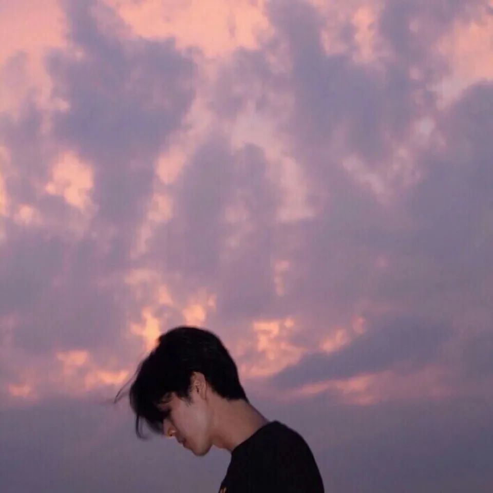 2018年最新流行趋势，精选推荐男士QQ头像