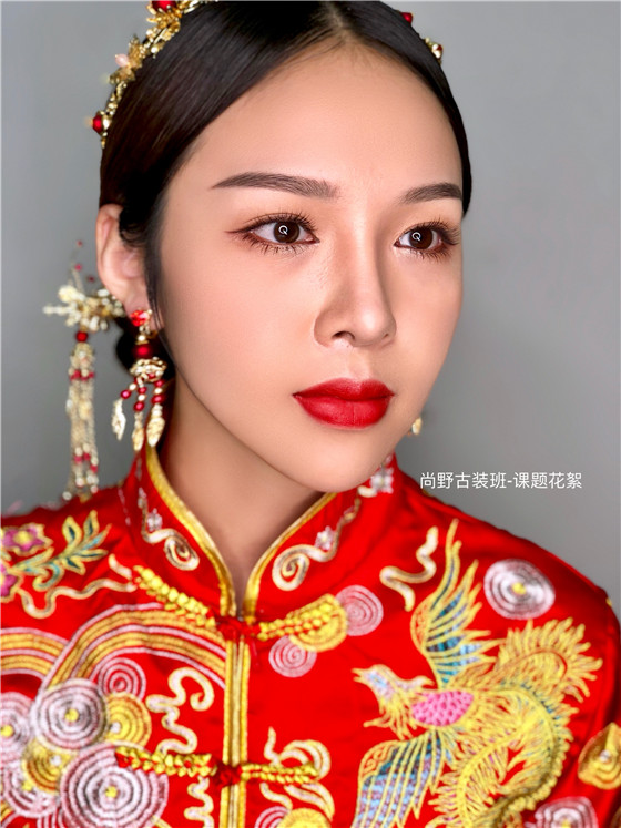 最新秀禾头饰流行趋势，一场时尚与温馨的探险之旅