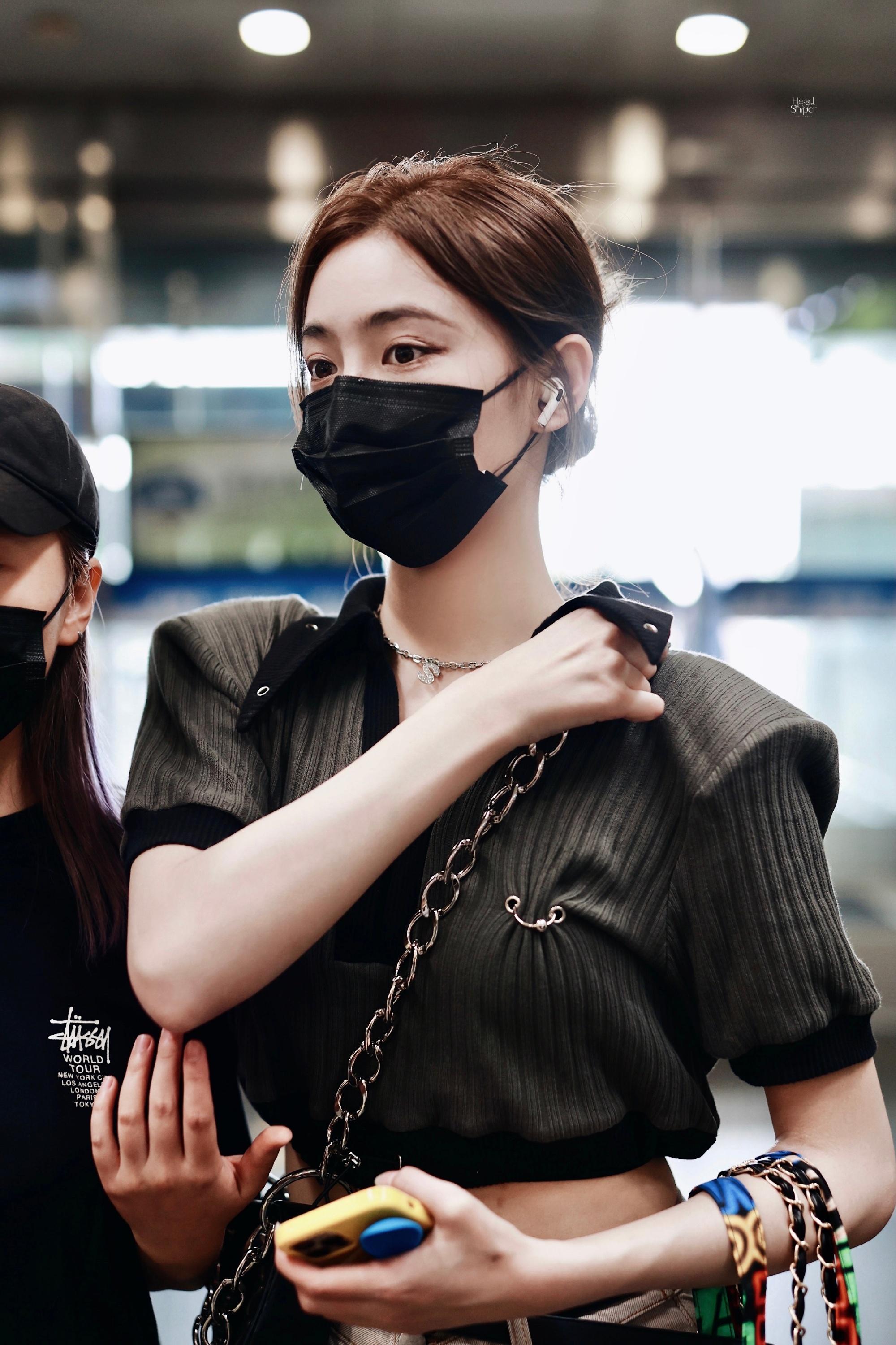 赵露思最新照片视频，绝美瞬间大放送！🌟