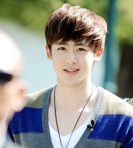 仝卓最新发型,仝卓最新发型,打造时尚造型的详细步骤指南