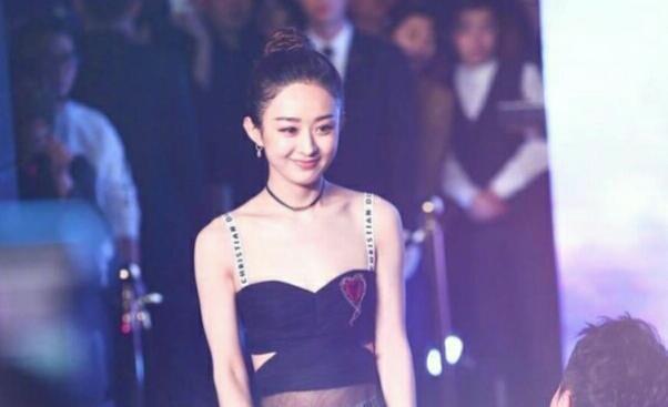 赵丽颖最新活动现场曝光，惊艳亮相引发粉丝狂热追随