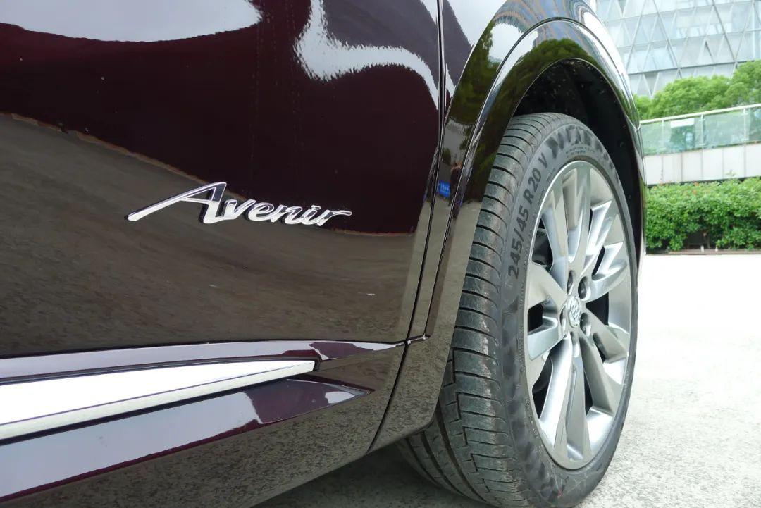 关于舒畅最新胸照的不当讨论，尊重隐私与道德伦理的重要性。