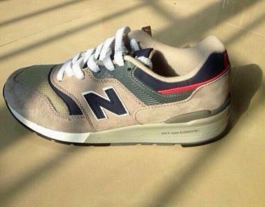 探索自然之旅，最新卖鞋广告词，踏遍天下美景的时尚之旅