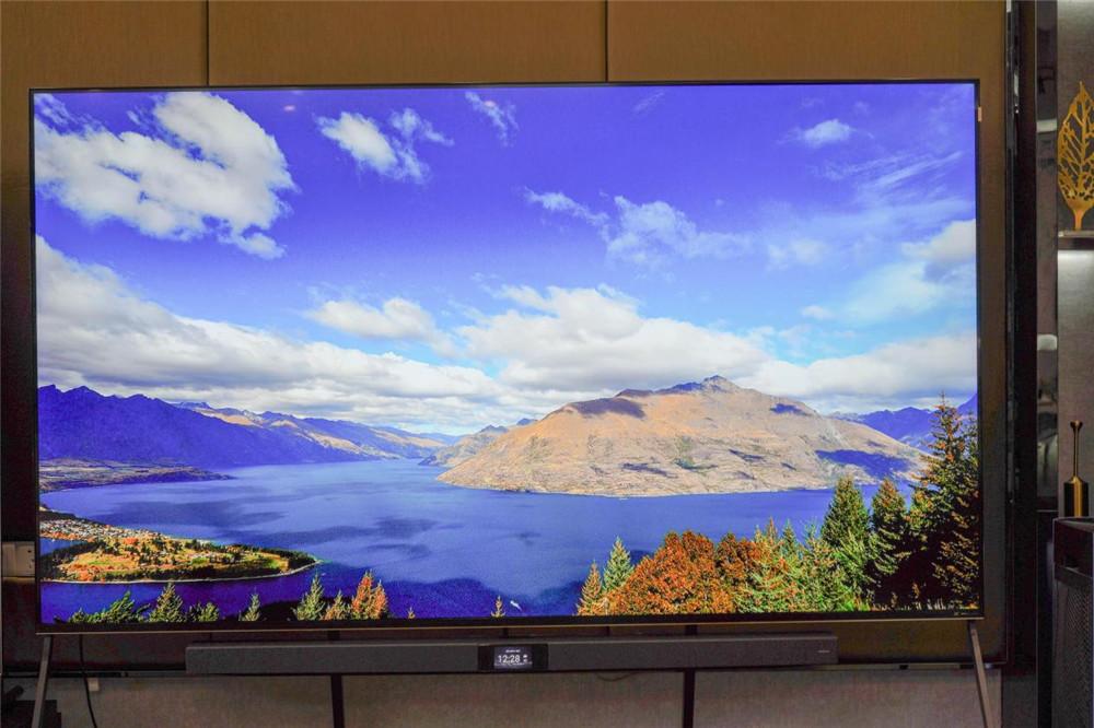 TCL最新款98寸电视，家庭娱乐的新里程碑