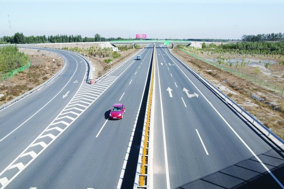 新澳门免费资大全查询,全面设计实施_DNX78.593高速版