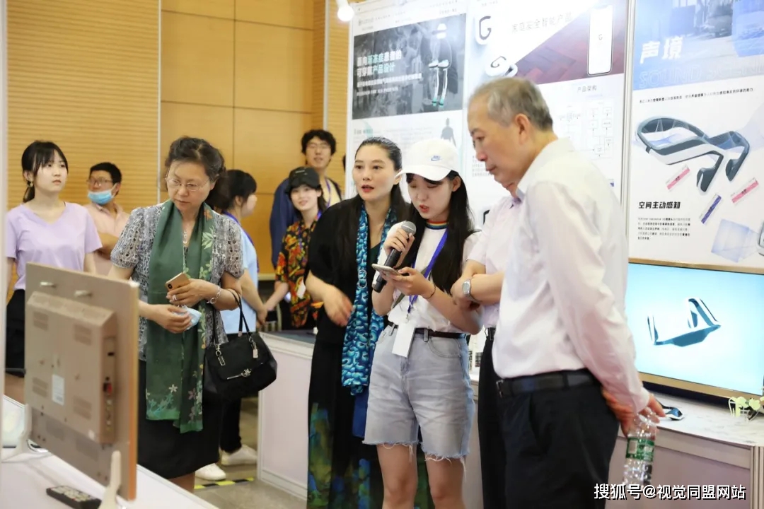 美国殡仪馆疫情最新进展，科技引领告别仪式革新，未来殡仪新体验亮相