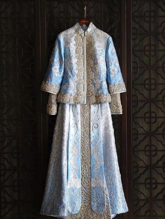 最新款秀禾服，传统与时尚的完美融合时尚秀禾服亮相！