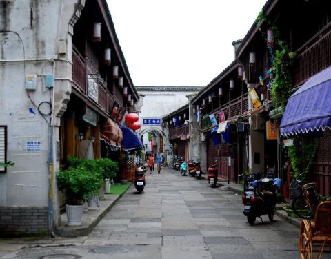 眉山最新一期，巷弄深处的独特风味探索