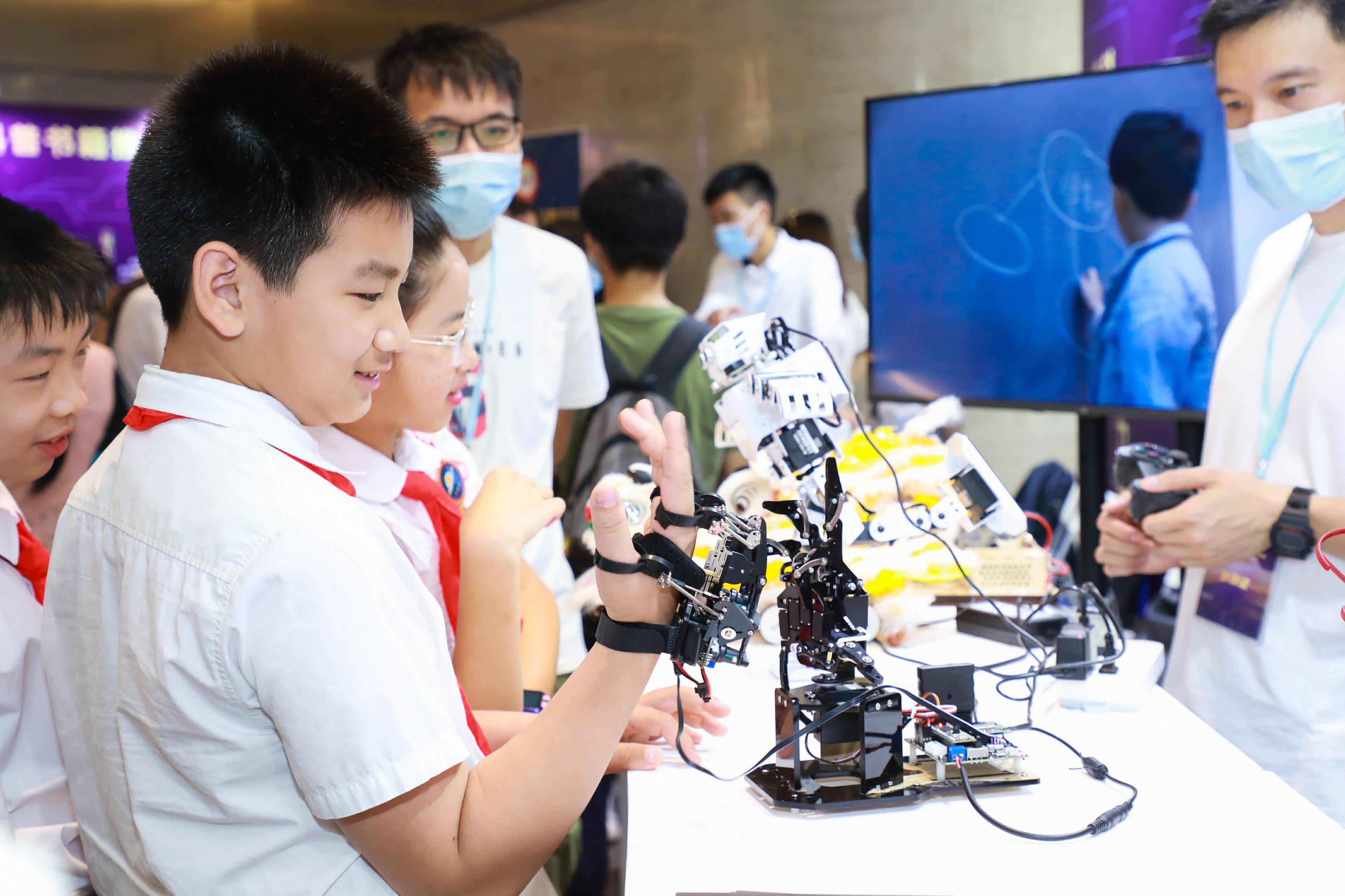 澳门正版免费资料大全新闻,新技术推动方略_EAZ23.200启动版