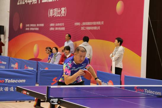 清华大学学姐展现自信与成就,光芒照亮未来之路