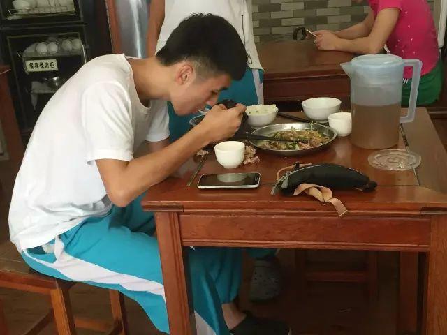 疫情下的巷弄奇遇，隐藏街角的特色小店最新通报数据