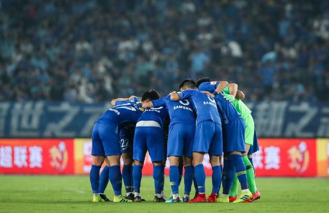 江苏苏宁球迷赛场内外热血瞬间，最新比赛回顾