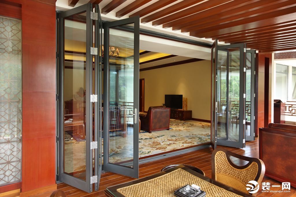 科技与生活的完美融合,2018最新阳台推拉门设计亮相