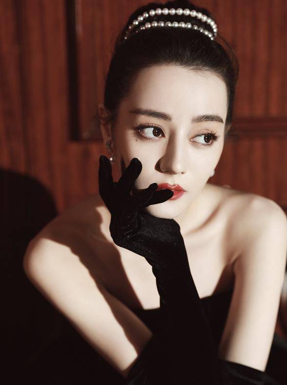 迪丽热巴最新自然探索之旅,追寻内心的平和与宁静