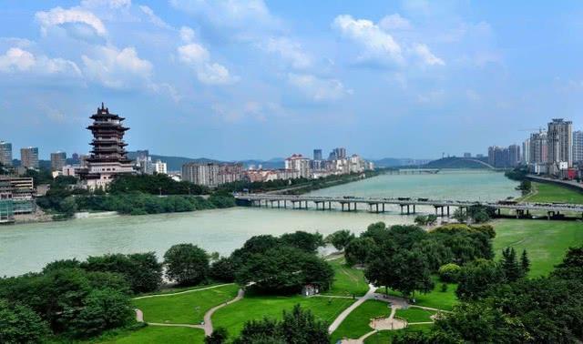 成都GDP最新动态更新,重磅消息发布!