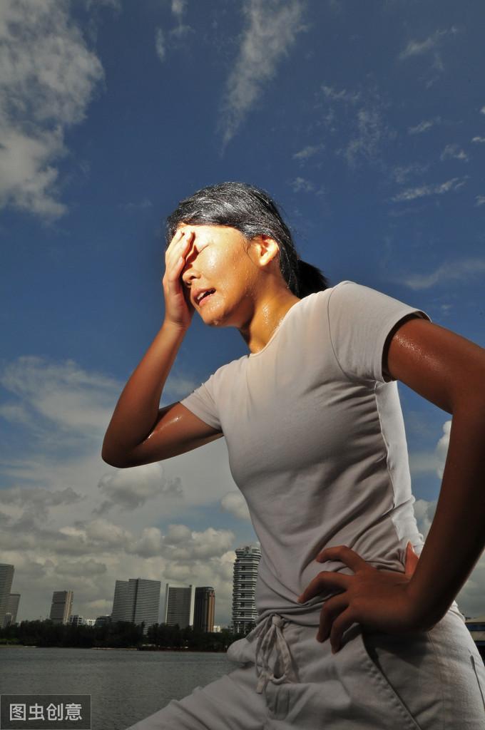 小CK最新款包包，时尚力量与自我成长启示的交融展现