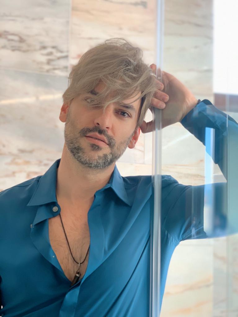 男士最新发色显白指南，瞬间焕新颜的秘籍！