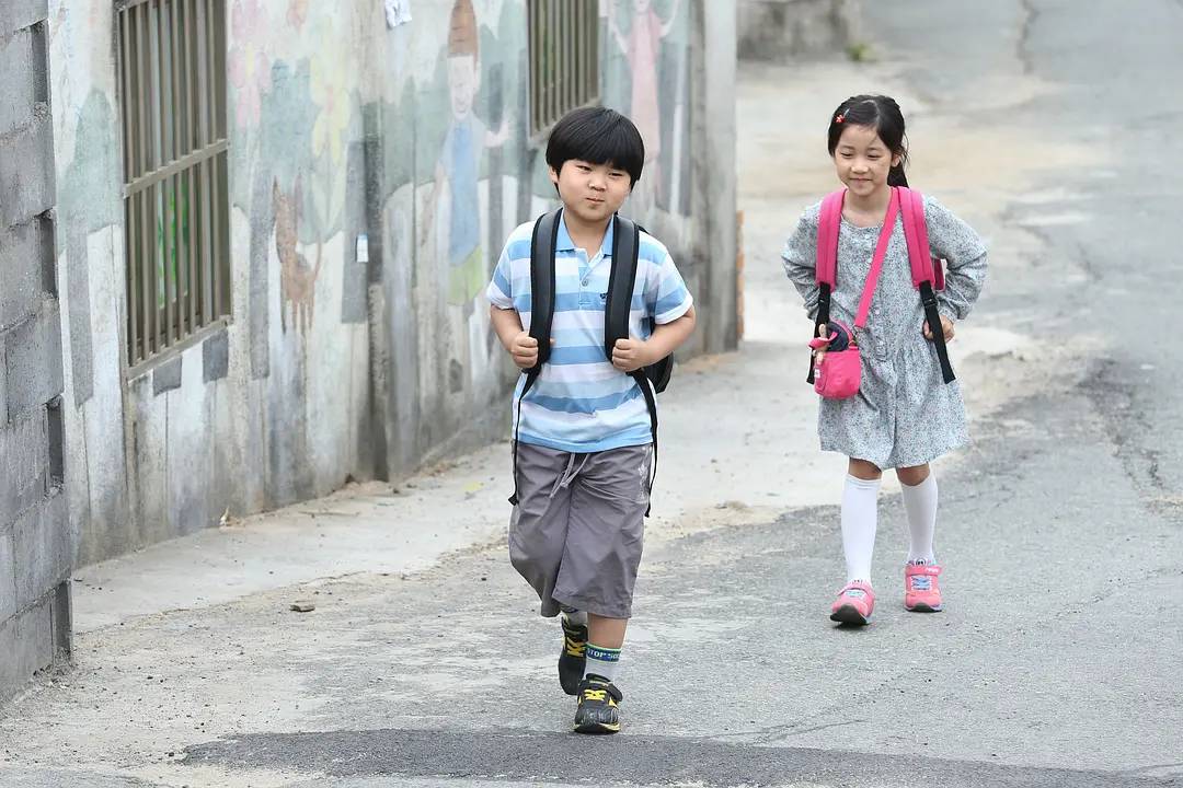 白艳妮的日常小确幸，温暖传递的最新章节
