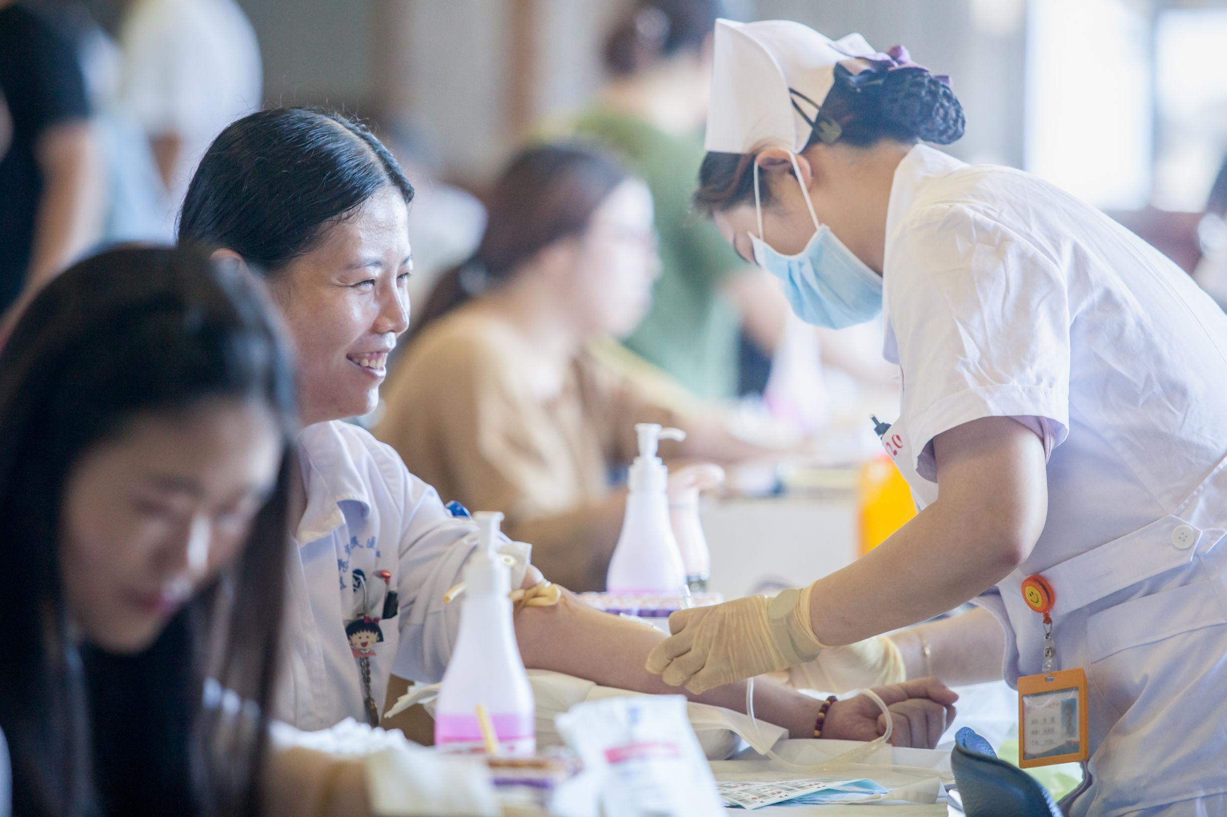 小明的友情之旅与最新医师资格的成长之路