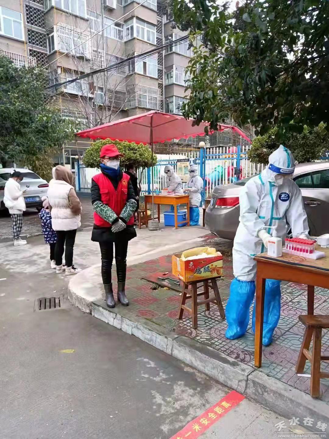 新冠病毒最新报道，小城抗疫日常与温馨故事纪实