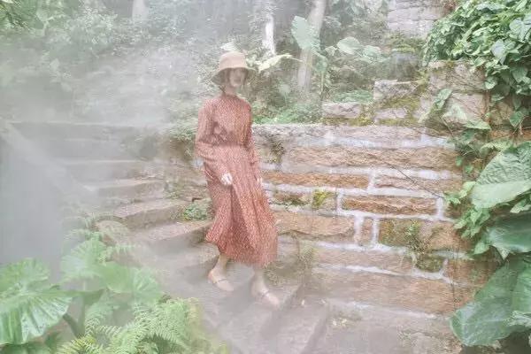 最新网红网曝门,最新网红网曝门，探索自然美景的治愈旅行