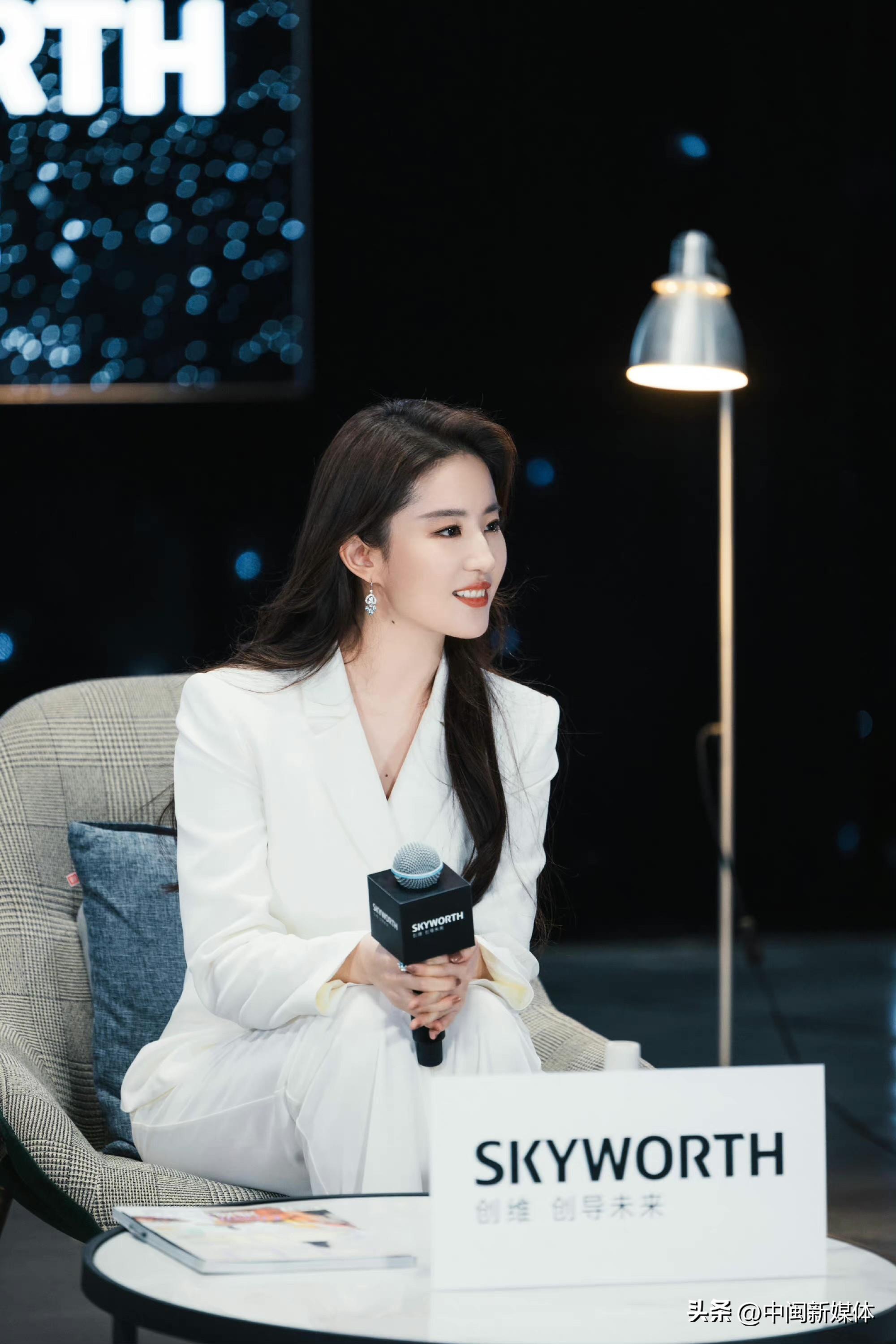 创维壁纸电视最新款,科技与艺术的极致融合亮相!