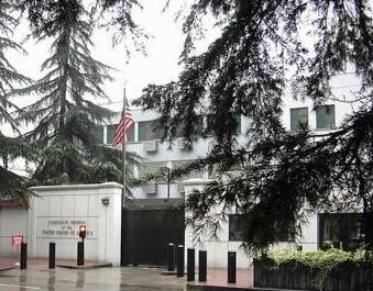 中美领事馆事件最新进展与巷弄深处的独特小店探秘