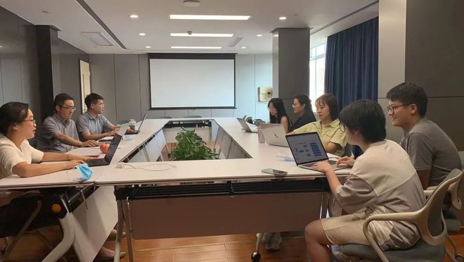 期期准中特资料免费,深入设计数据解析_粉丝版8.414-8