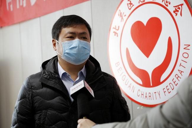 美国新冠疫情最新动态,巷深小店抗疫奇遇与一线抗疫故事