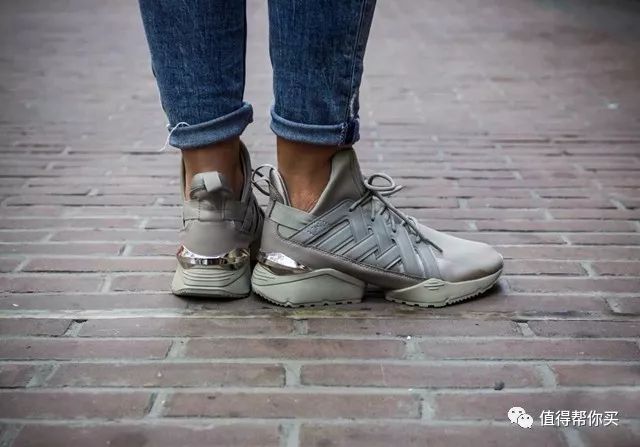 酷奇男鞋最新配色,展现变化、学习与自信的力量