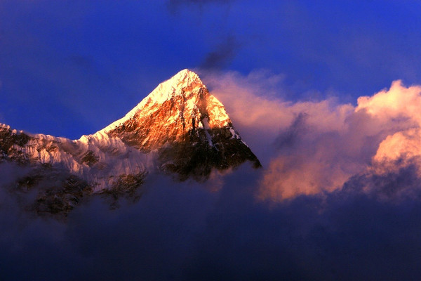 最新一天数据下的自然美景之旅，探寻内心的平和与宁静