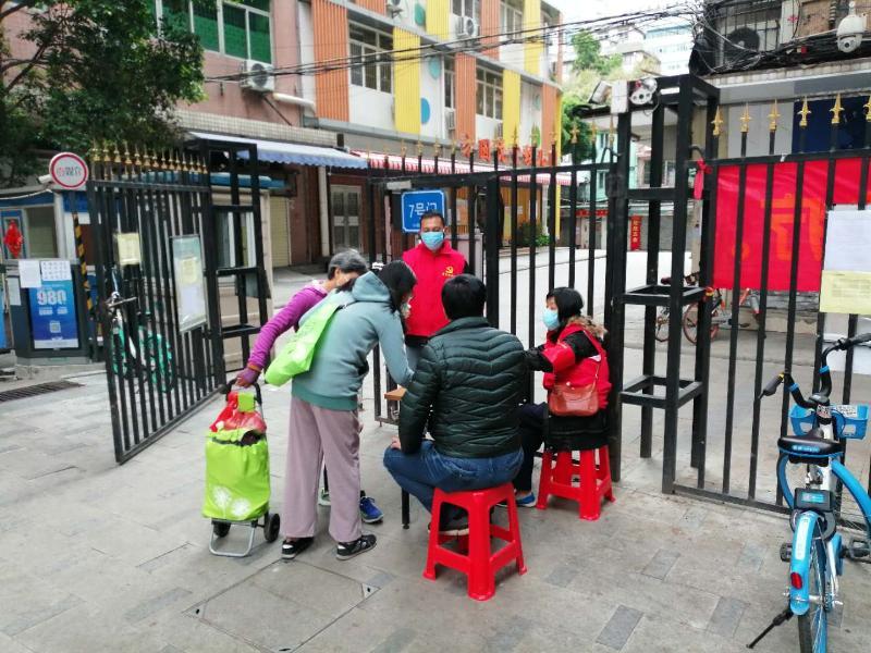 中国新冠病毒数据更新与小巷独特风味探索之旅