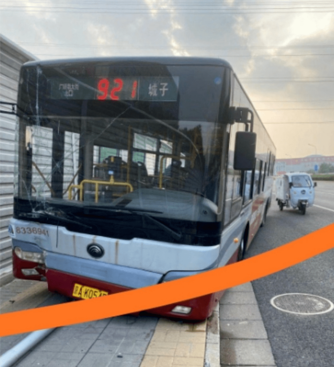 公交车司机的日常,驾驭生活的车轮,成就感的源泉。