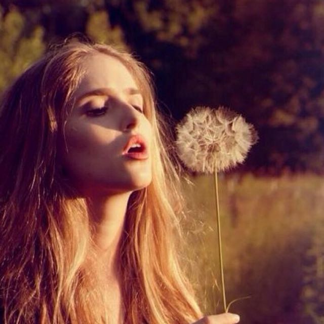 露丝最新时尚头像，展现潮流与个人独特风格