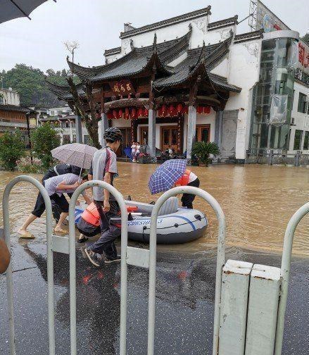 歙县水灾最新消息,歙县水灾最新消息，灾难中的小巷奇遇