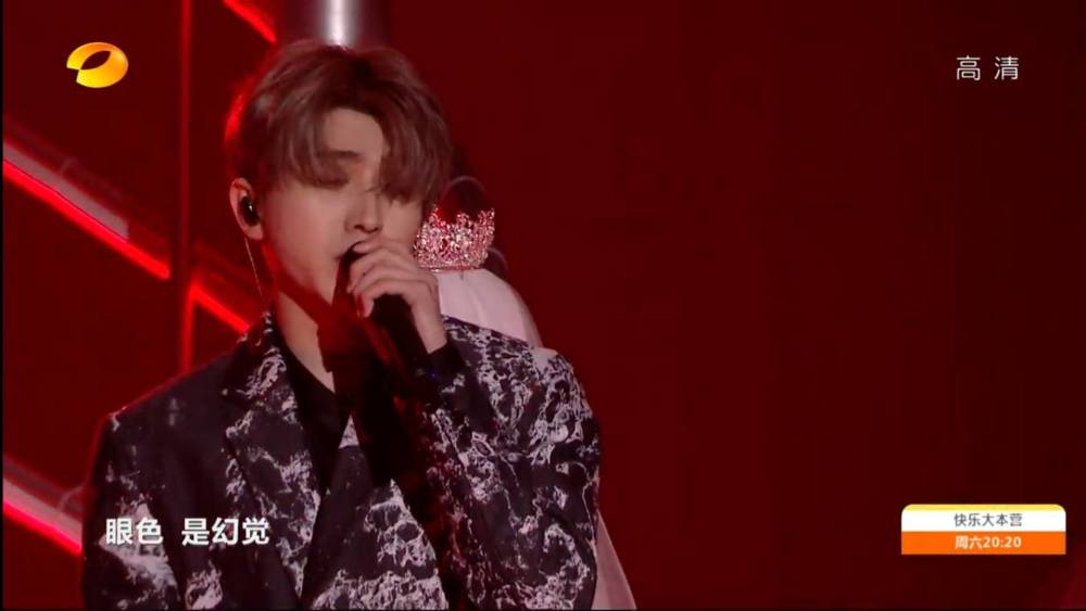 蔡徐坤最新情人舞台，璀璨之夜，独领风骚的魅力展现