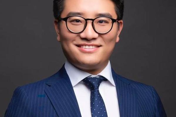 王中王一肖一中一特一中,全面实施数据策略_Device69.101-7