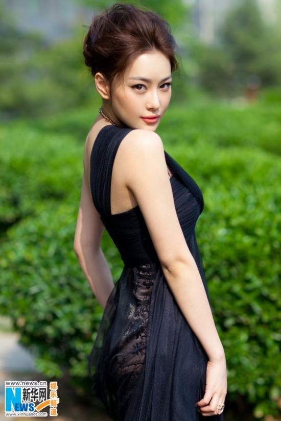 张馨予图片最新写真,张馨予最新写真图片,魅力四溢的时尚风采