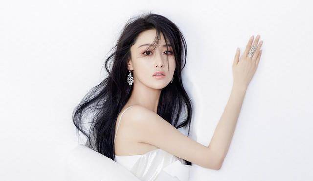 张馨予图片最新写真,张馨予最新写真图片,魅力四溢的时尚风采