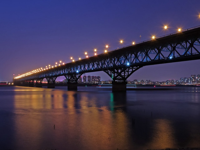 南京长江大桥最新图片，多维视角解读桥梁之美