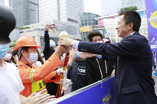 科技新品重塑防护体验,引领未来抗疫生活,最新疫情消息综述