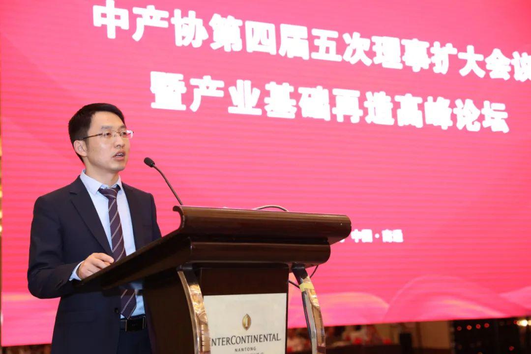 全球新冠疫情最新动态与大自然美景的治愈力量