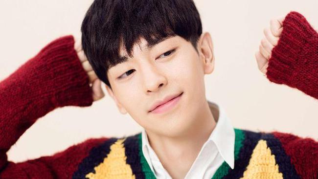 邓伦最新采访视频曝光,探寻小巷独特风味小店背后的故事(非涉黄内容)