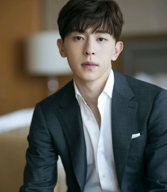 邓伦最新采访视频曝光,探寻小巷独特风味小店背后的故事(非涉黄内容)