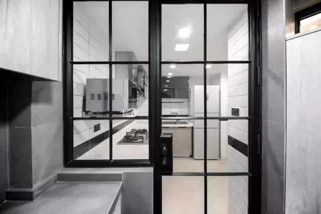 科技与艺术的融合,最新款铁移门重塑生活新体验