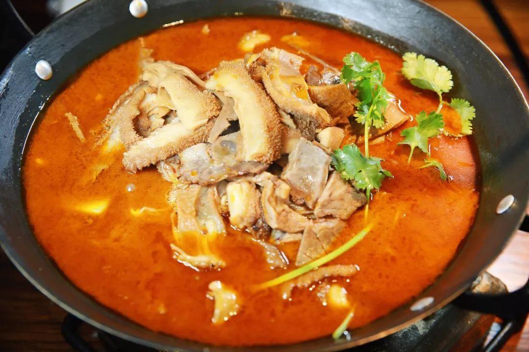 公交司机最新动态及小巷美食探秘