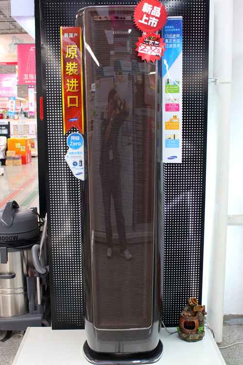 美的最新款立式空调，小巷中的隐秘舒适绿洲