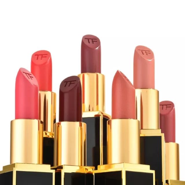 TF最新款黑管口红,自信与成长的故事背后